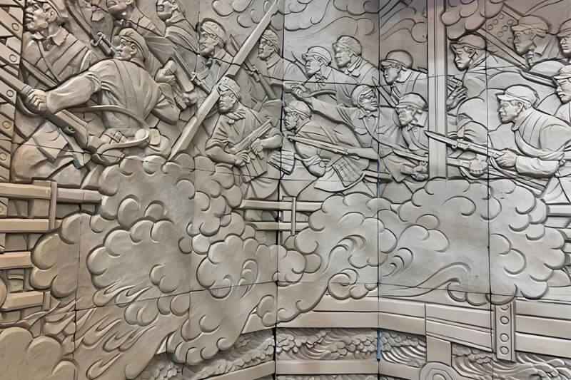 如何選擇適合不同場景的浮雕材料？專業(yè)雕塑廠家助您精準(zhǔn)決策