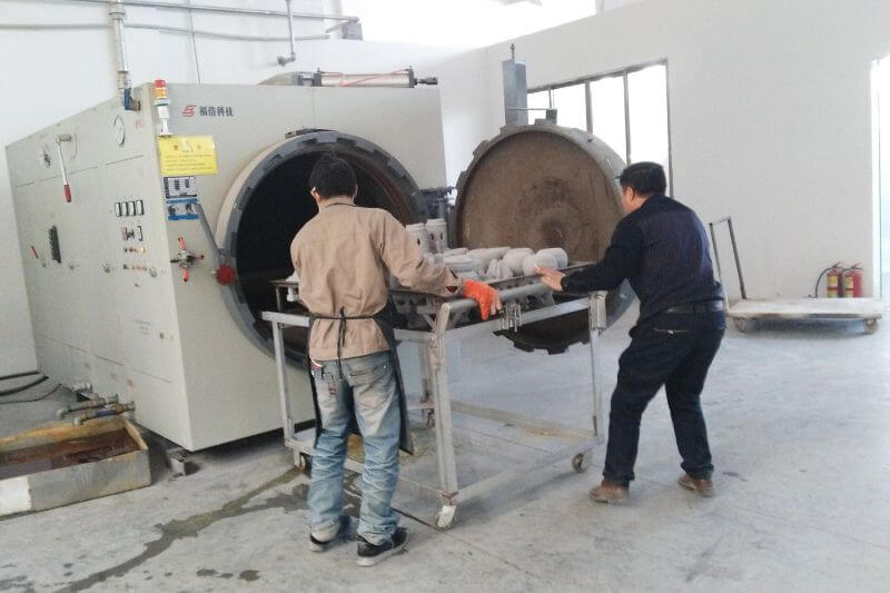 鑄銅雕塑工藝流程中的砂型制作圖片說(shuō)明