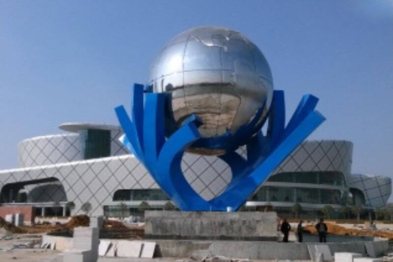 鄱陽湖生態(tài)經(jīng)濟區(qū)規(guī)劃館雕塑工程—《關愛》雕塑安裝效果圖