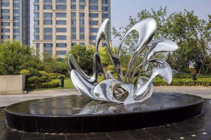 為什么園林雕塑是園林藝術(shù)的重要體現(xiàn)？藝通公司怎么定制雕塑