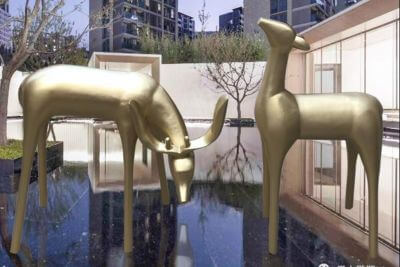 香檳金小鹿雕塑（不銹鋼、玻璃鋼）